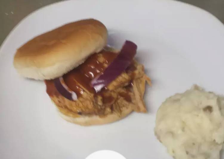 Best pulled pork BBQ sandwiches