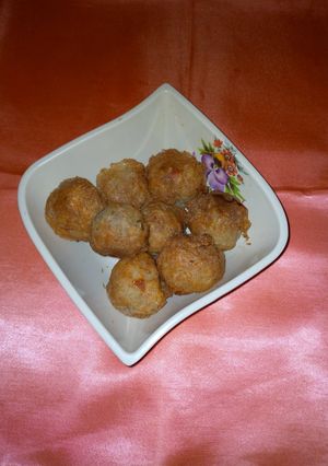 A picture of Yam Balls.
