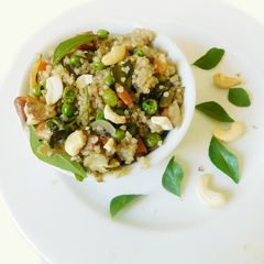 A picture of Veggie rich quinoa.