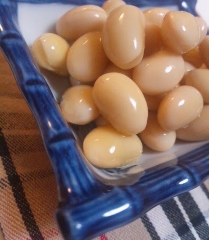 A picture of Quick Boiled Soybeans in a Pressure Cooker.