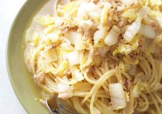 How to Make Quick Tuna &amp; Chinese Cabbage Soup Pasta