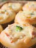 Gratin Bread (with Microwaved White Sauce)