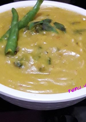 A picture of Kacche Aam ki kadhi.