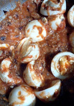 A picture of Egg Curry.