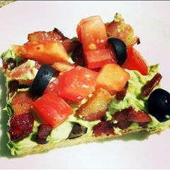 A picture of Guacamole BLT Squares.
