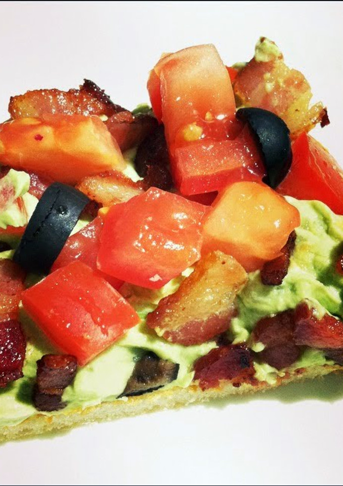 A picture of Guacamole BLT Squares.