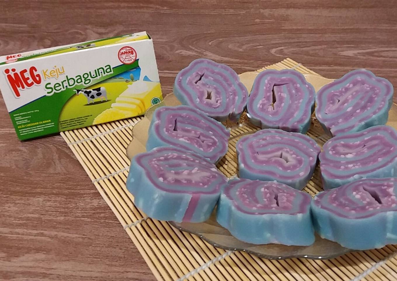 710. Kue pepe gulung keju