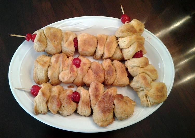 How to Prepare Homemade Monkey Bread Kabobs