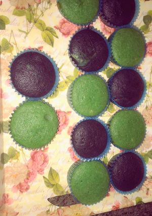 A picture of Vanilla cup cake.