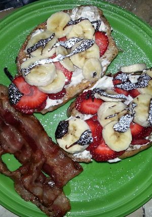 A picture of Ultimate French Toast.