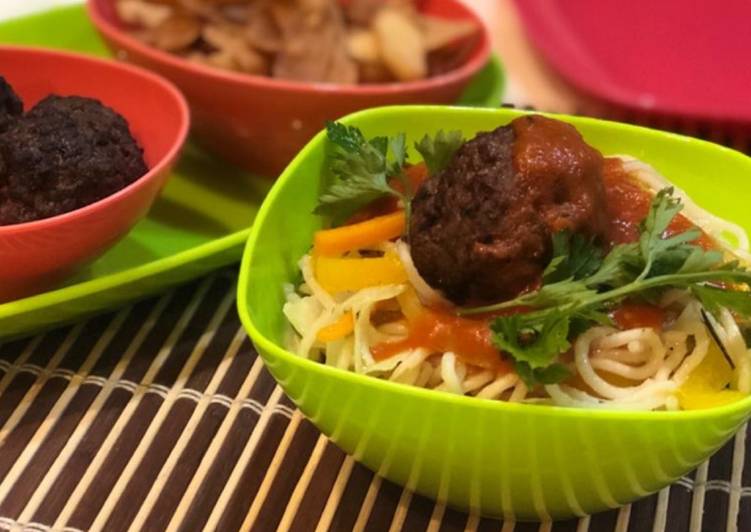 Recipe of Ultimate Whosayna’s Veggie Spaghetti served with Meat balls and Red Sauce