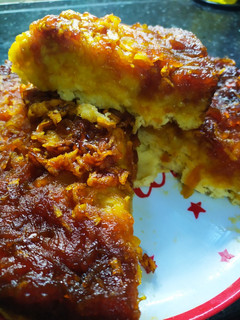 Una foto de Torta de manzana invertida