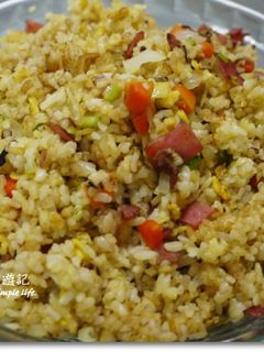 培根火腿蛋炒飯 的食譜成品照片
