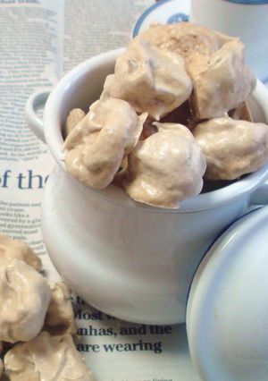 A picture of Walnut Meringue Roche Cookies.