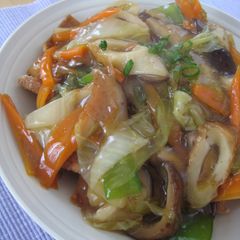 A picture of Crispy Fried Gyoza Skins, Like Crispy Yakisoba Noodles.