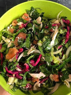 Una foto de Ensalada colorida