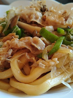 A picture of Quick and Easy Stir-Fried Udon with Shirodashi.