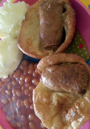 A picture of Tiddly Puds (toad in the hole).