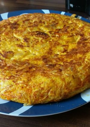 Una foto de Tortilla de patata con calabaza naranja💯