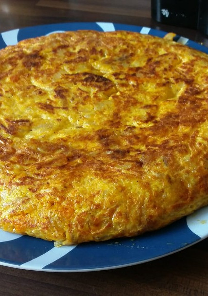 Una foto de Tortilla de patata con calabaza naranja💯