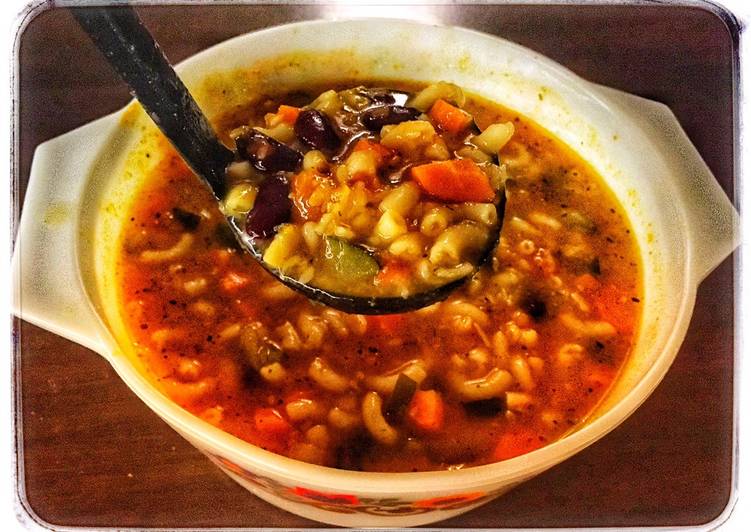 Easy Meal Ideas of Minestrone soup #myrendangisntcrispy