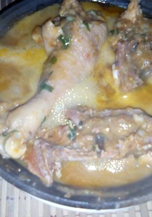 A picture of Nigerian chicken pepper soup.