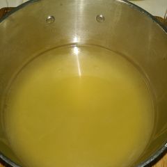 A picture of Chicken Stock.