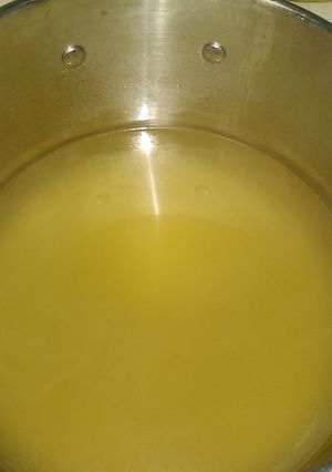 A picture of Chicken Stock.