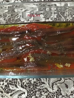Una foto de Pimientos asados con anchoas de Cantabria