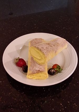 A picture of Lemon Cake Roll.