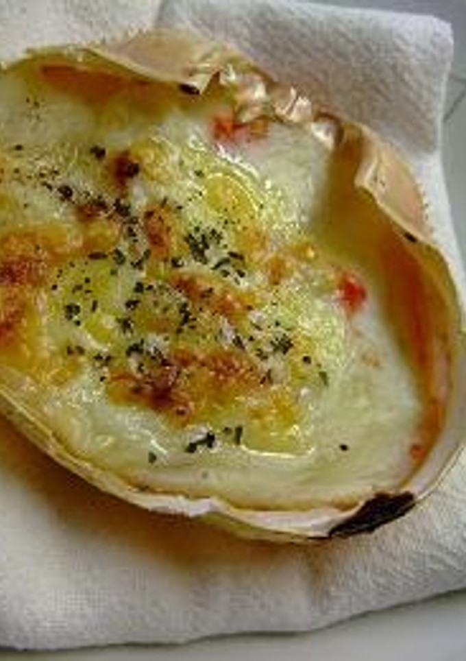 A picture of Crab Gratin Made in a Crab Shell.