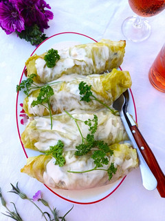 Una foto de Repollo relleno libanés vegano