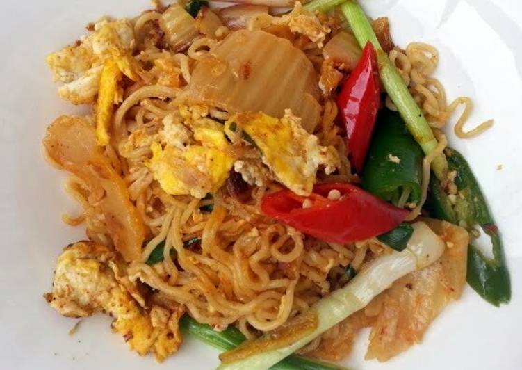 Easiest Way to Prepare Ultimate Kimchi Fried Ramen