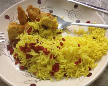 Easy Fast Cooking Iranian Rice With Saffron And Dried Pomegranate Delicious Perfect