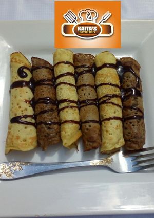 A picture of Vanilla and chocolate crepes.