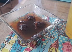Una foto de Postre de ciruelas deshidratada