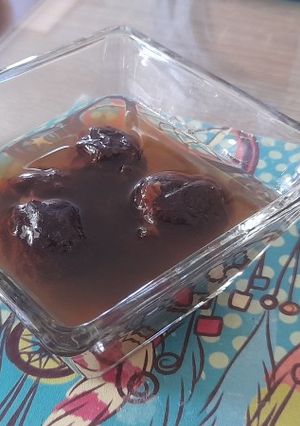 Una foto de Postre de ciruelas deshidratada