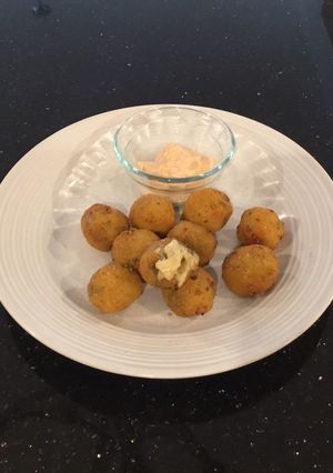 A picture of Jalapeno Cheese Balls.