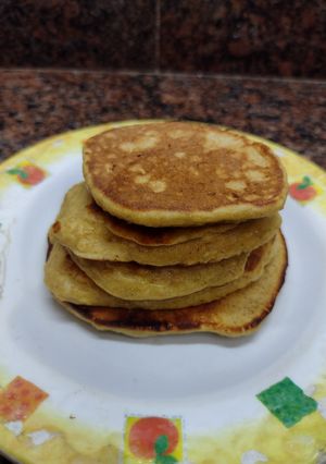 Una foto de Pancake de banana y avena +6M