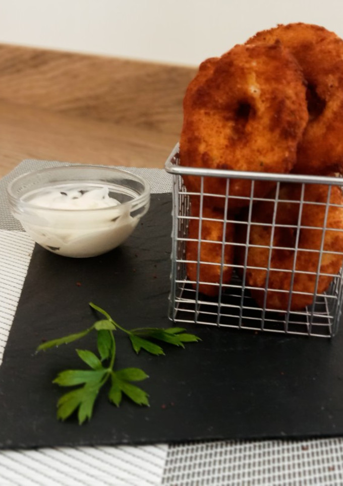 Una foto de Aros de pollo fritos