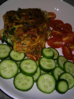 Una foto de Tortilla de vegetales y verduras picaditos
