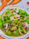 Mực ống xào mướp và nấm bào ngư