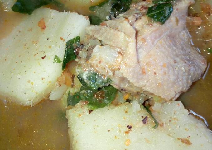 Yam pepper soup with chicken