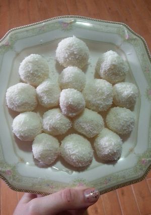 صورة لوصفة كرات جوز الهند(رافيلو)..😋