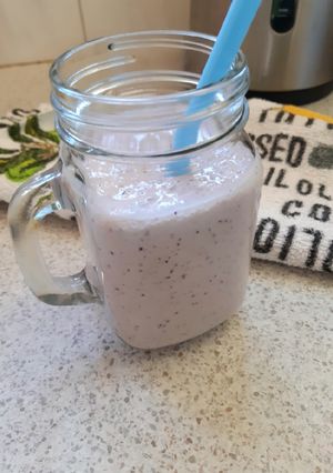 Φωτογραφία της συνταγής Banana and blueberries smoothie!!