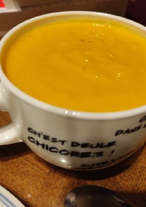 Une photo de Soupe de courge à l'ail rôti
