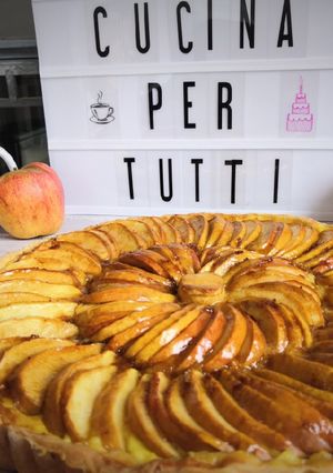 Une photo de Tarte aux pommes, pâte levée typique #belgique 🇧🇪