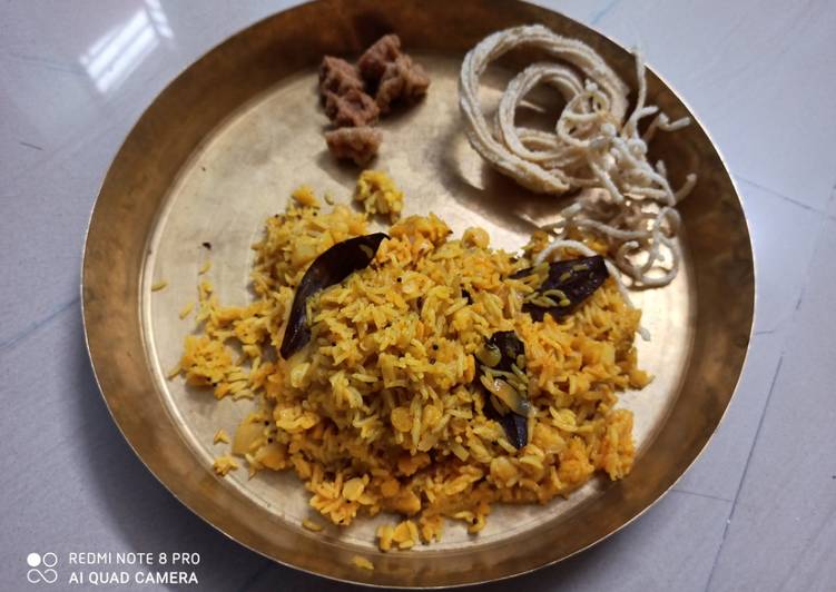 Recipe of Any-night-of-the-week Vaghareli khichdi masala khichdi