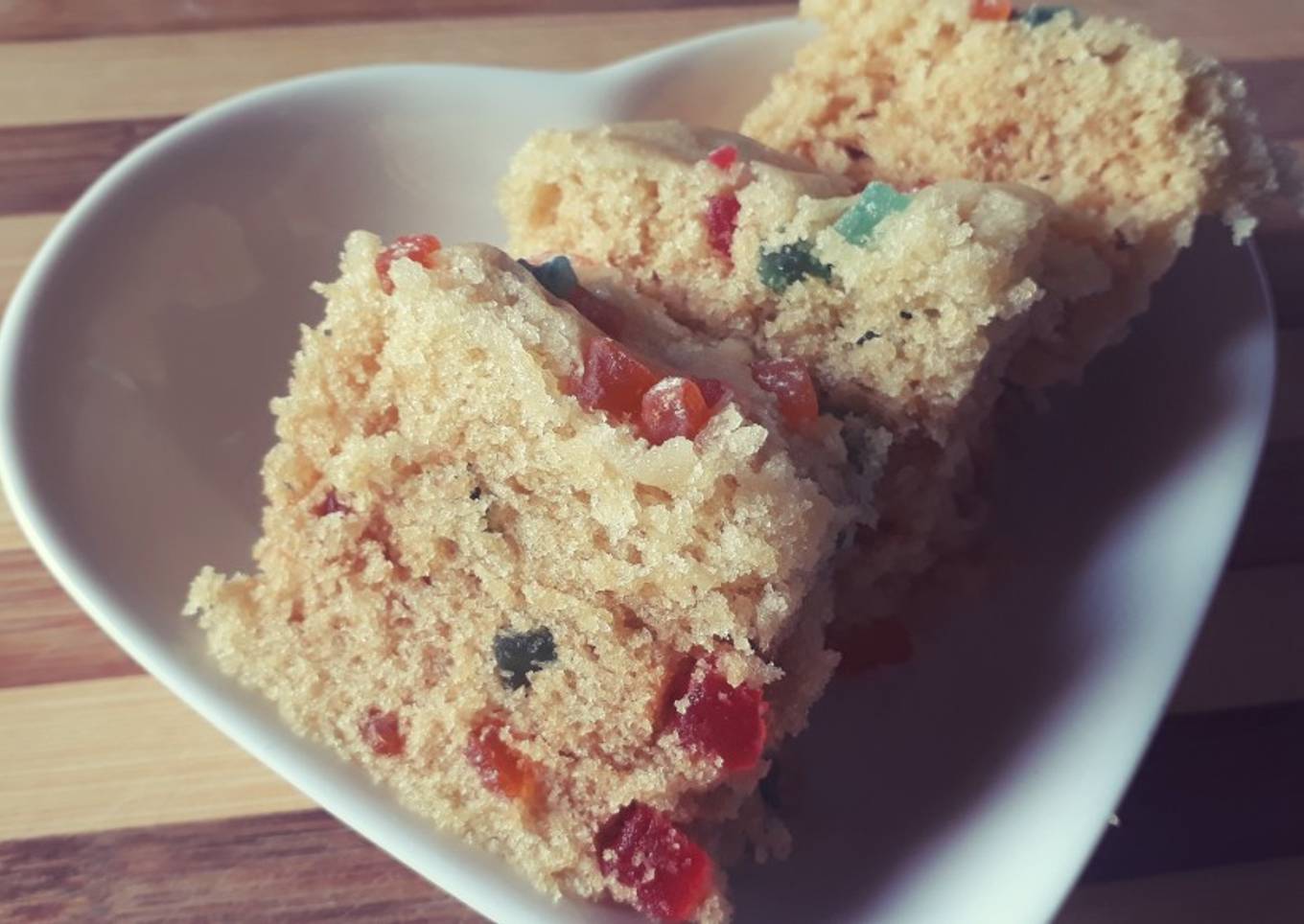 Eggless Tutti Frutti Cake