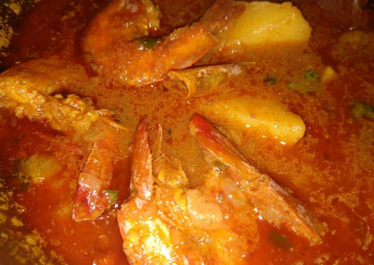 Recipe of Homemade Chingri Malaikari/Prwan Malai Curry